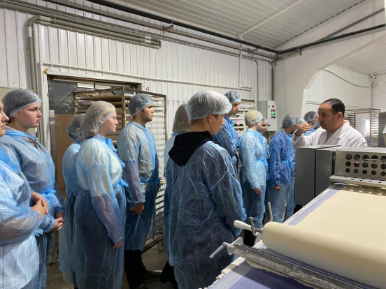 Социальный партнер ООО «Здоровые продукты» встречал студентов «Курганинского аграрно-технологического техникума»
